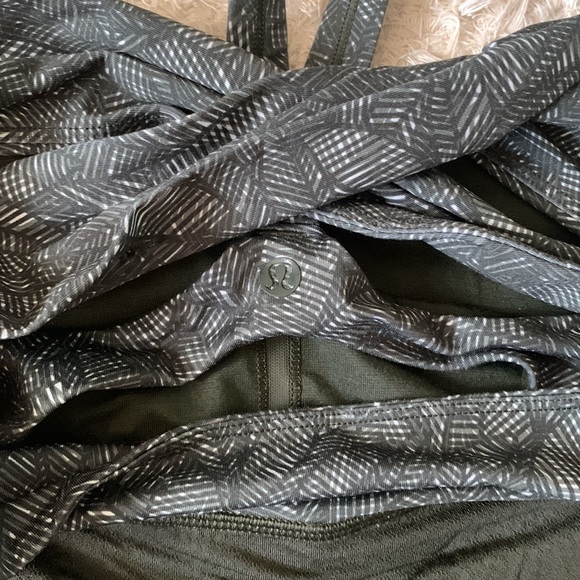 Lululeomn wrap it up tank gator green built in bra - Picture 5 of 6